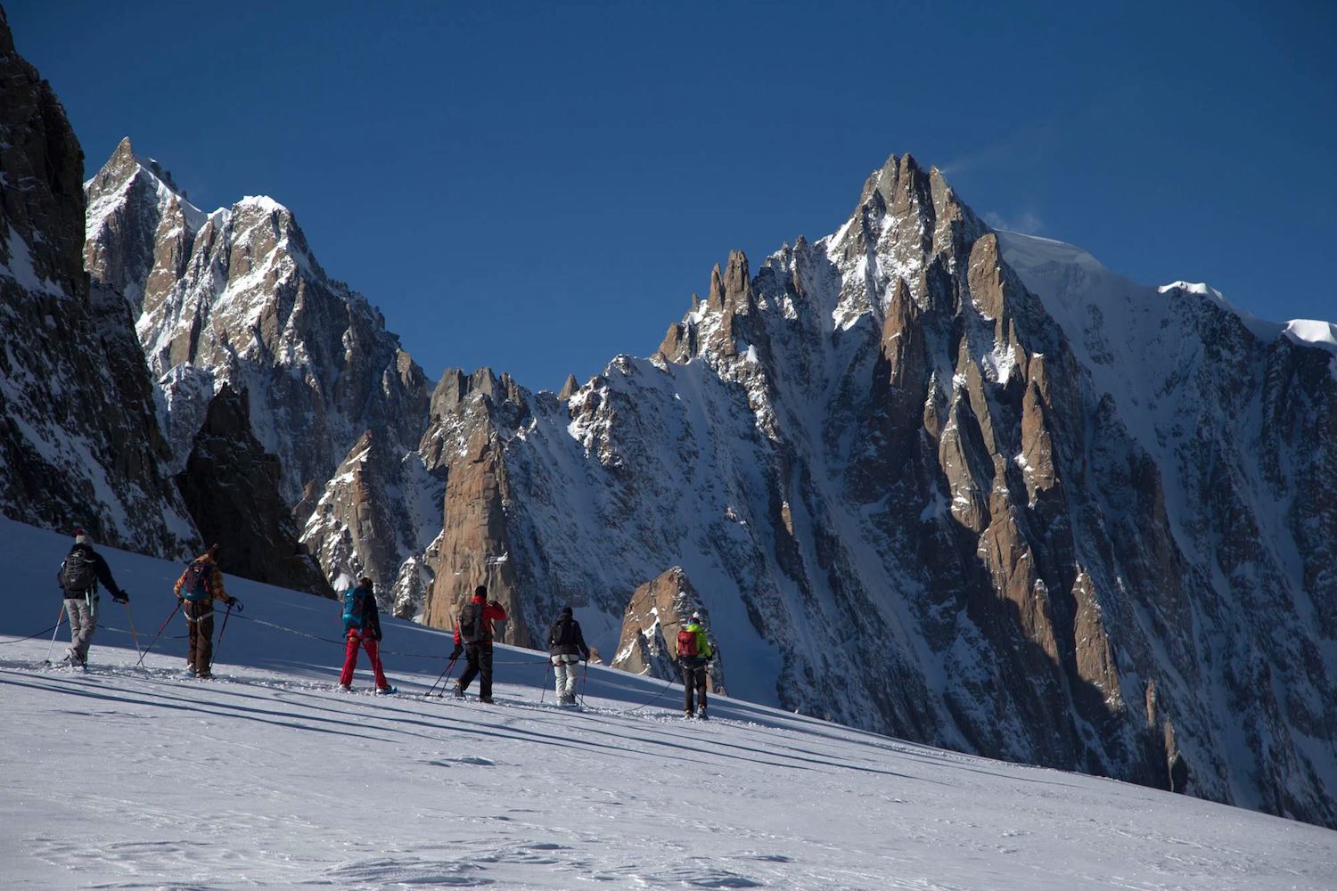 Tar Piemonte: “Non esiste esclusiva per accompagnare i turisti in montagna”